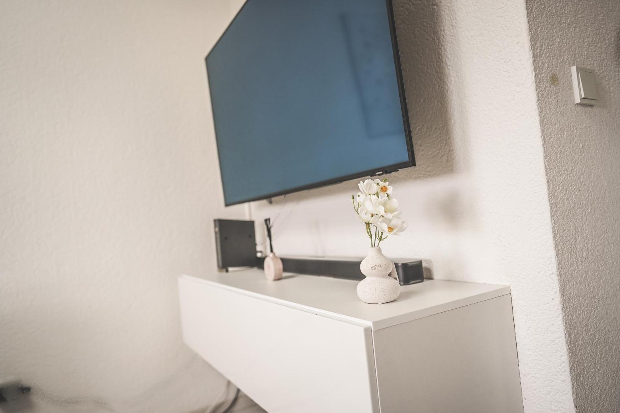 Luxus Maisonette Wohnung Am See, Wehome Premium 圣莱昂-罗特 外观 照片