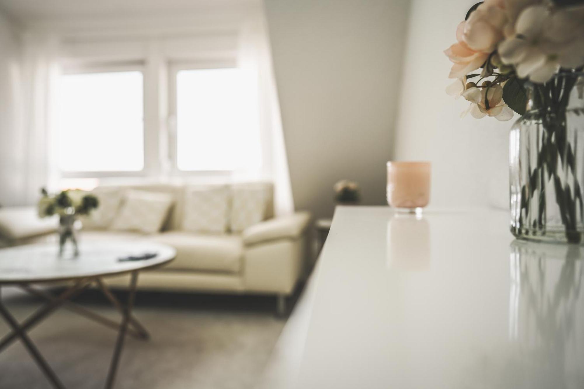 Luxus Maisonette Wohnung Am See, Wehome Premium 圣莱昂-罗特 外观 照片