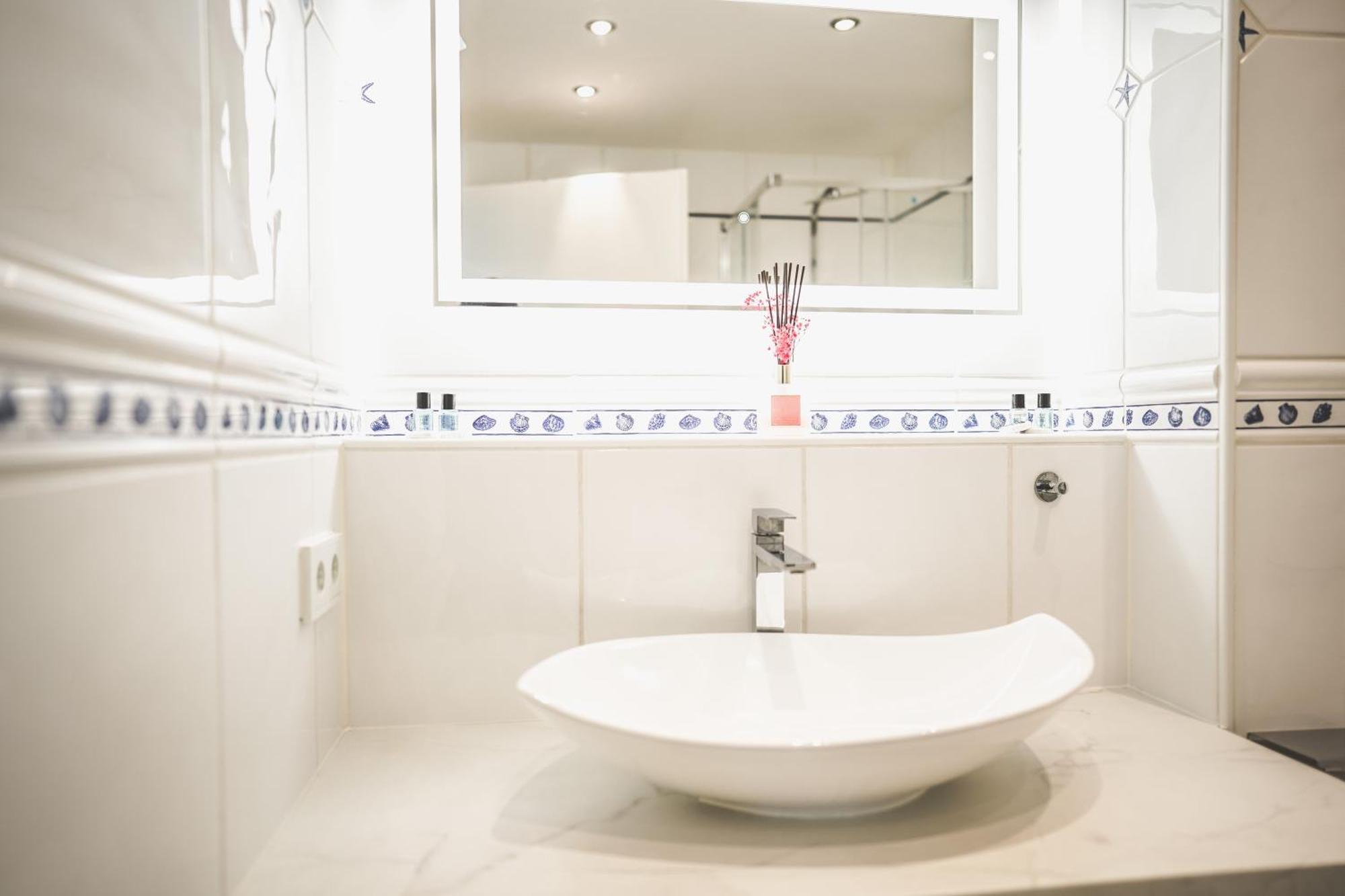 Luxus Maisonette Wohnung Am See, Wehome Premium 圣莱昂-罗特 外观 照片
