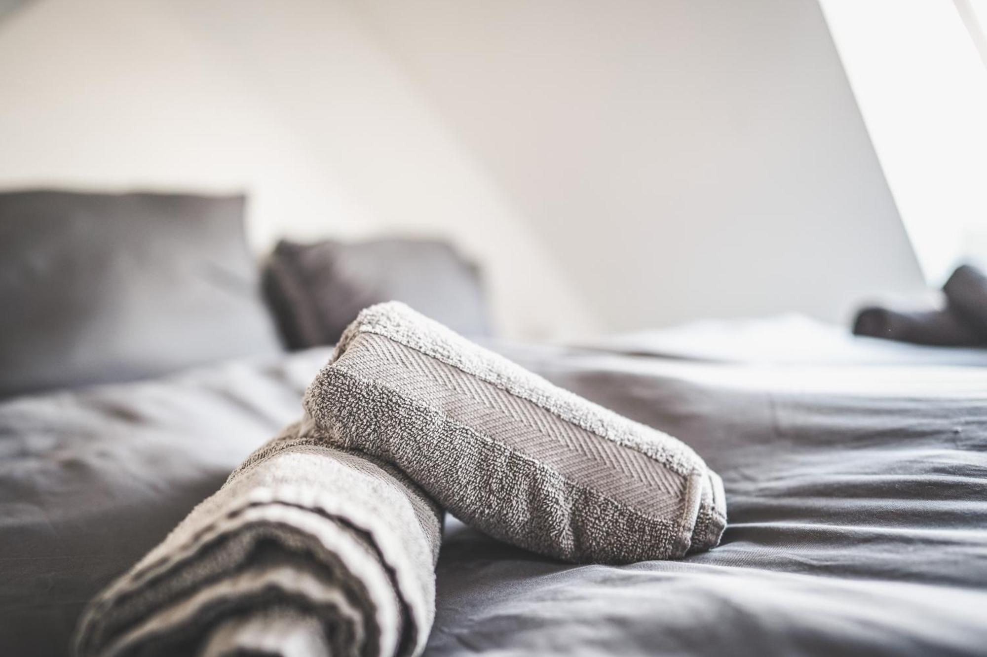 Luxus Maisonette Wohnung Am See, Wehome Premium 圣莱昂-罗特 外观 照片