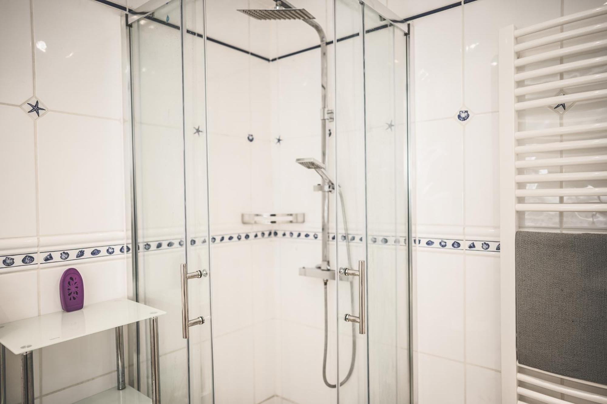 Luxus Maisonette Wohnung Am See, Wehome Premium 圣莱昂-罗特 外观 照片